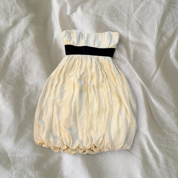 Forever 21 Dresses & Skirts - Coquette Strapless Prom Dress